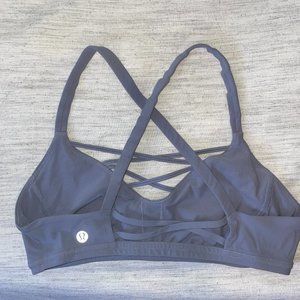 Lululemon Size 4 Strappy Cross Front Sports Bra